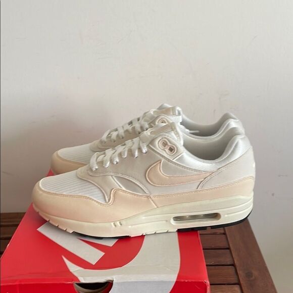 Nike Air Max 1 Sail/Guava Ice USA Women Size 11/UK 8.5/EU 43(DZ2628-111) - Picture 6 of 11